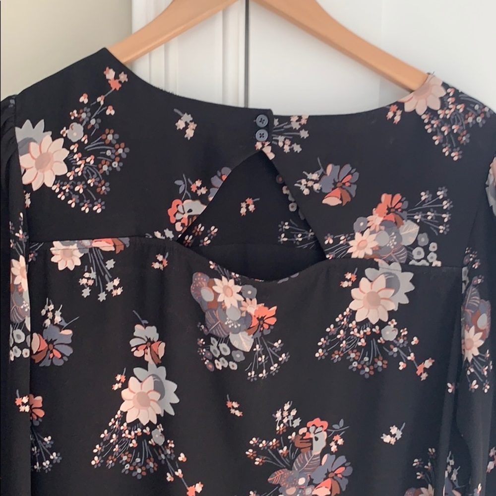 Loft Blouse - Picture 2 of 5